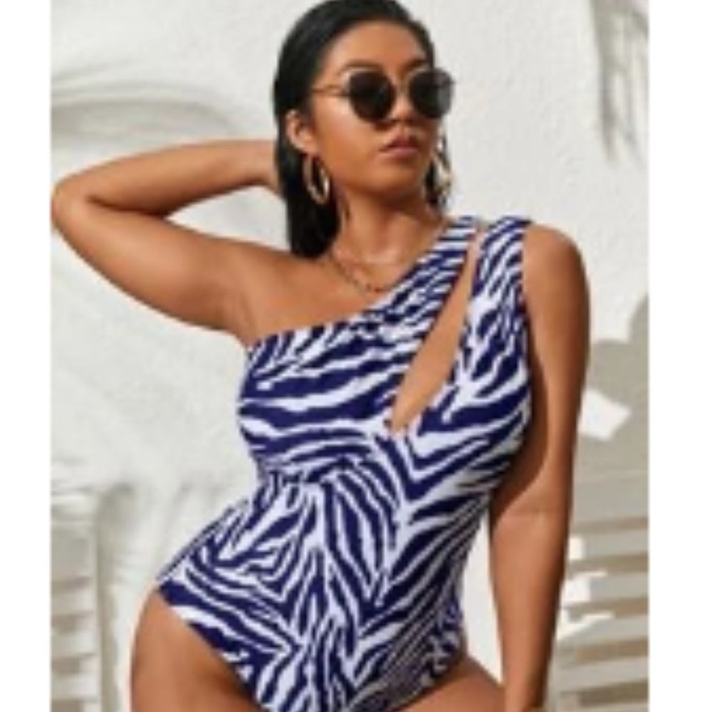 NEW woman's bathing suit